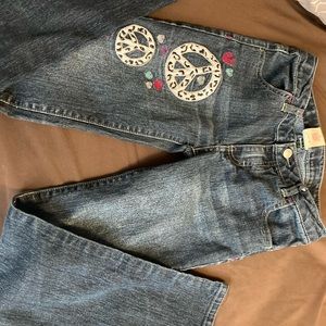 Youth size 8 Faded Glory Jeans with embroidered ☮️